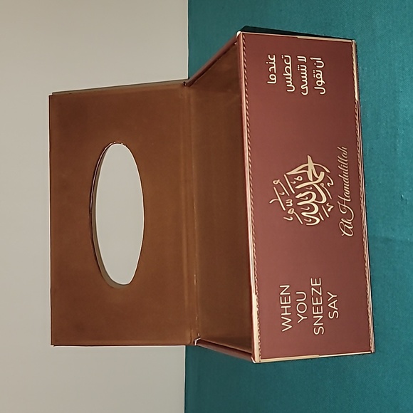 Vegan leather tissue box. - Picture 3 of 11